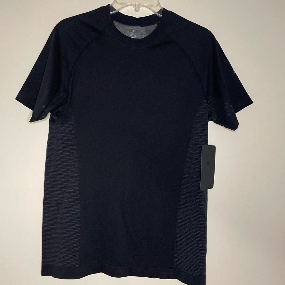 Fabletics shirt black workout top mens S, pre-owned excellent condition